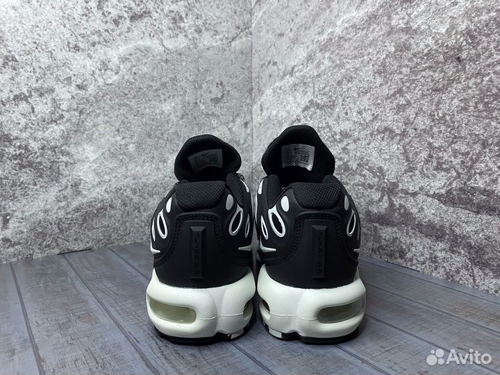 Кроссовки Nike Air Max TN Plus Drift Black/white