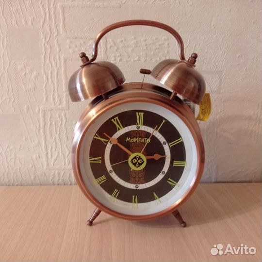 Часы настольные будильник