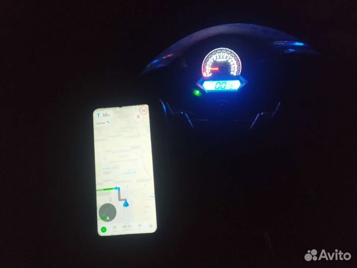 Держатель для телефона на мотоцикл