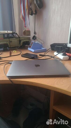 Macbook air 2020 core i3