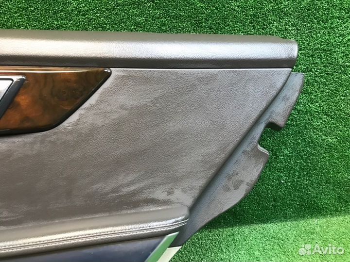 Обшивка двери правая Mercedes Glk