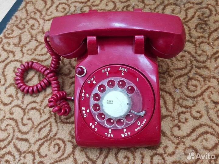 Дисковый телефон стационарный СССР, красный
