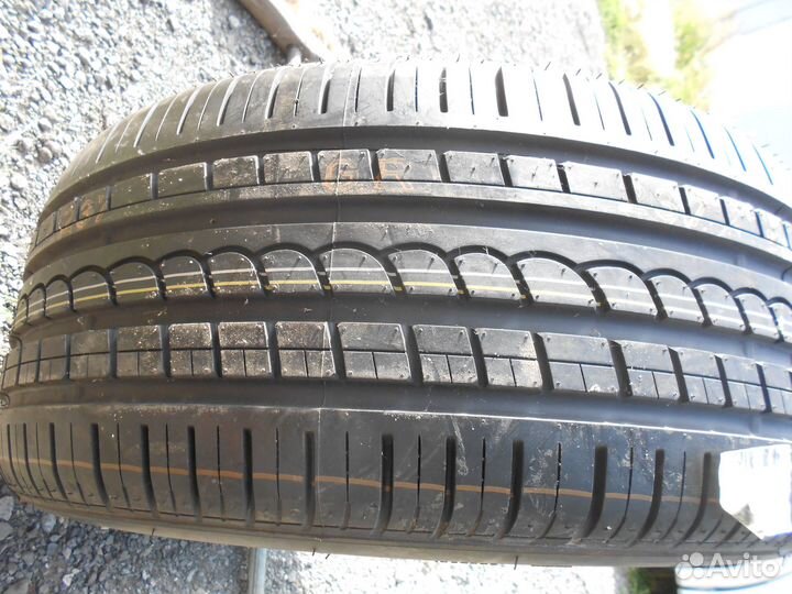 Pirelli P Zero Rosso 235/50 R19