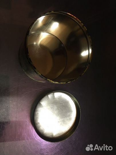 Банка жестяная с крышкой хохлома на золоте