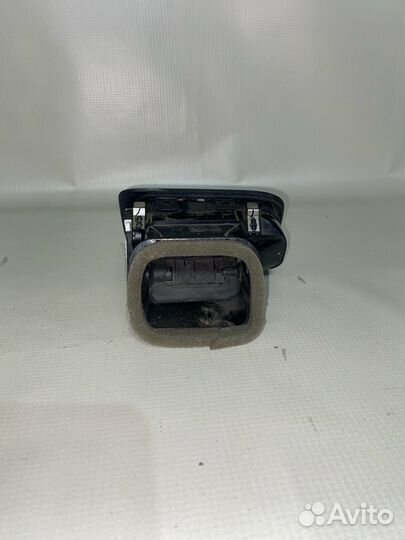 Volkswagen Polo 09- Дефлектор воздушный левый 428