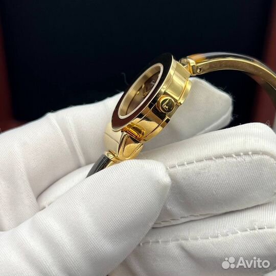 Часы женские Salvatore Ferragamo