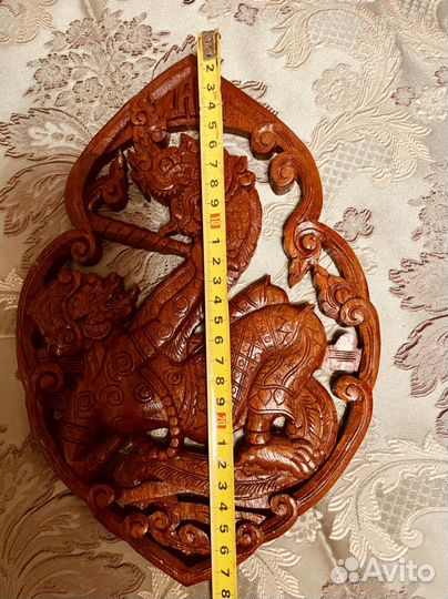 Деревянное резное панно