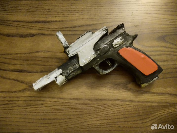 Игрушечный пистолет