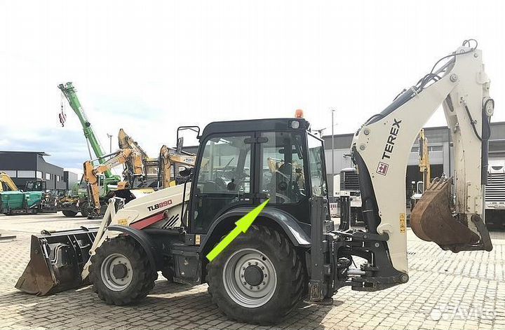 Экскаватор-погрузчик Terex TLB кузовные стёкла