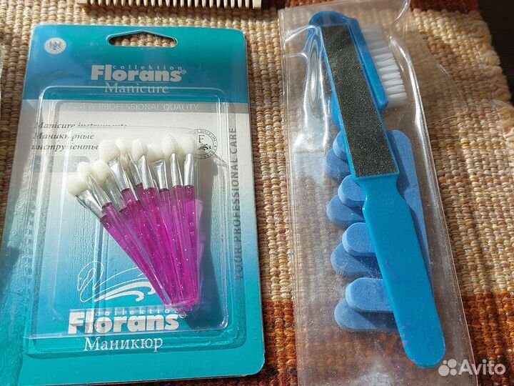 Новогодний подарок для женщин : косметичка, кисти