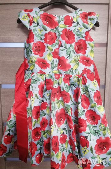 Нарядное платье для девочки новое