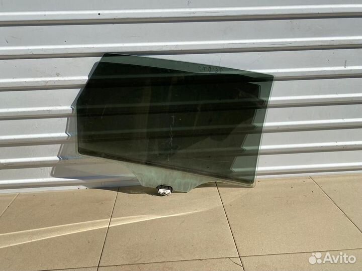 Стекло двери заднее левое Kia Ceed (ED)