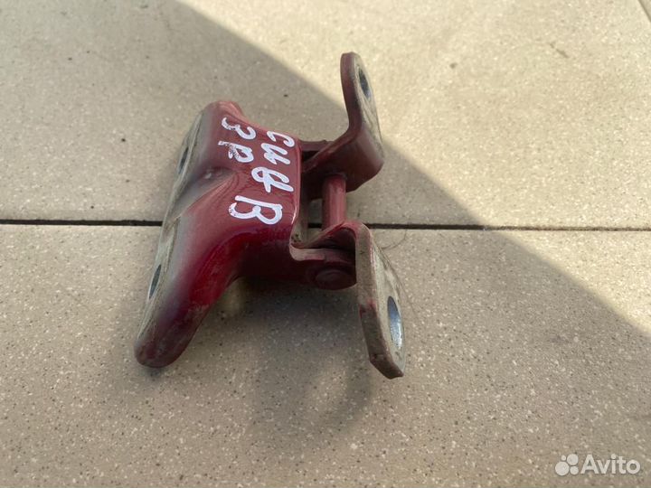 Петля двери задняя правая Kia Ceed (ED)