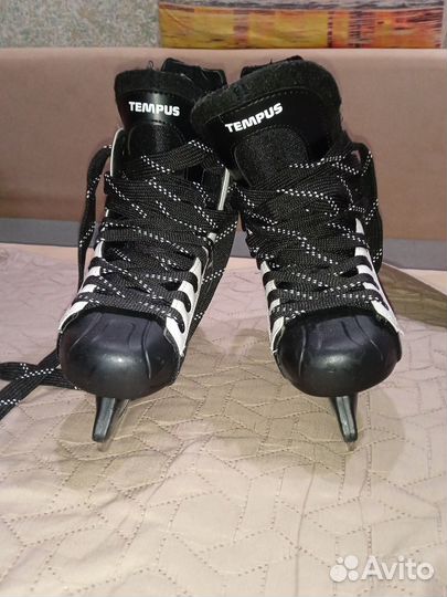 Коньки хоккейные