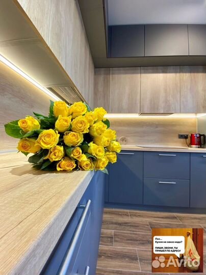 Прямая в потолок кухня на заказ