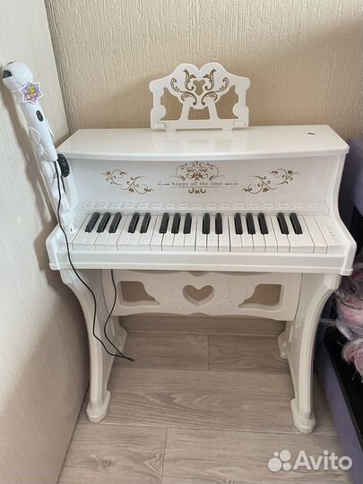 Цифровое пианино (синтезатор)
