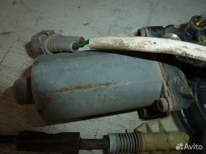 Стеклоподъемник электро задний правый Карина Е