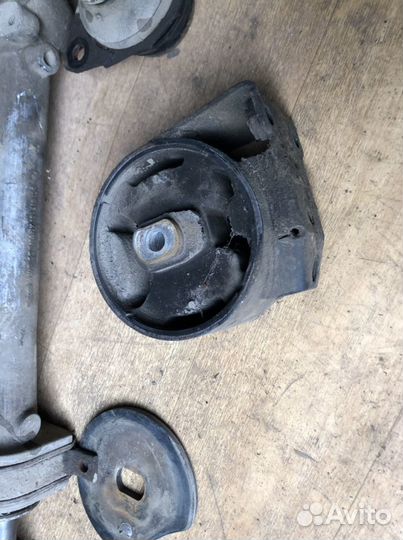 Рычаг, подушки Golf 2, 1991