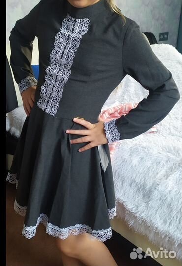 Продам школьное платье