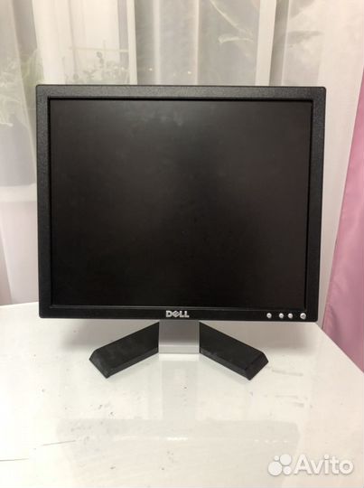 Монитор Dell 17