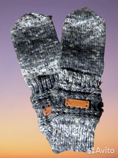 Комплект шапочка-бини И варежки (ручная работа)