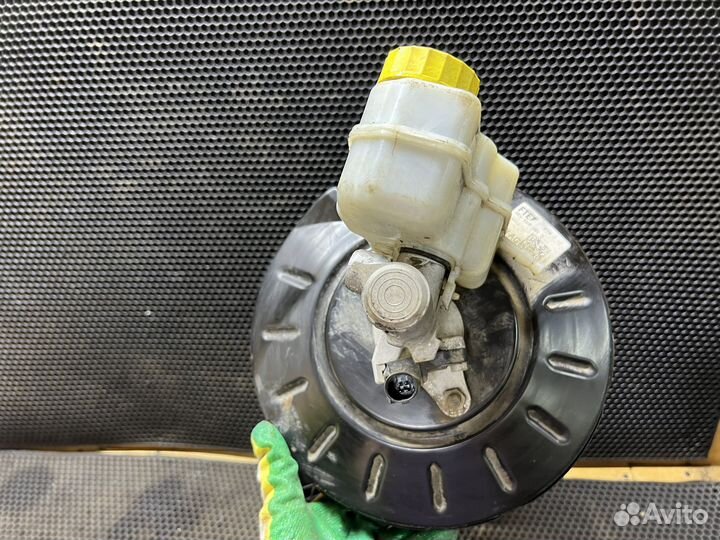 Вакуумник Skoda rapid 1/ VW Polo 5