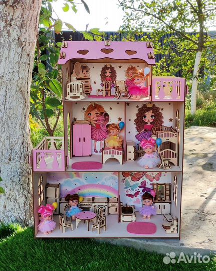 Кукольный домик с мебелью
