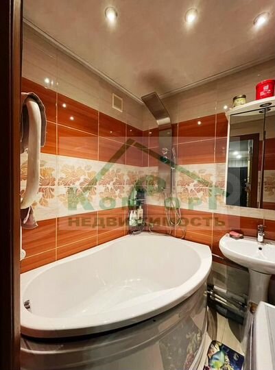 4-к. квартира, 80 м², 1/5 эт.