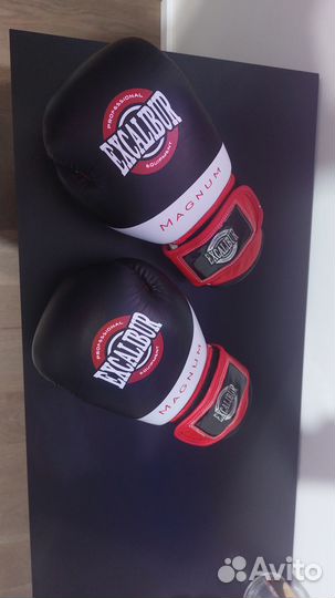 Продам боксёрские перчатки