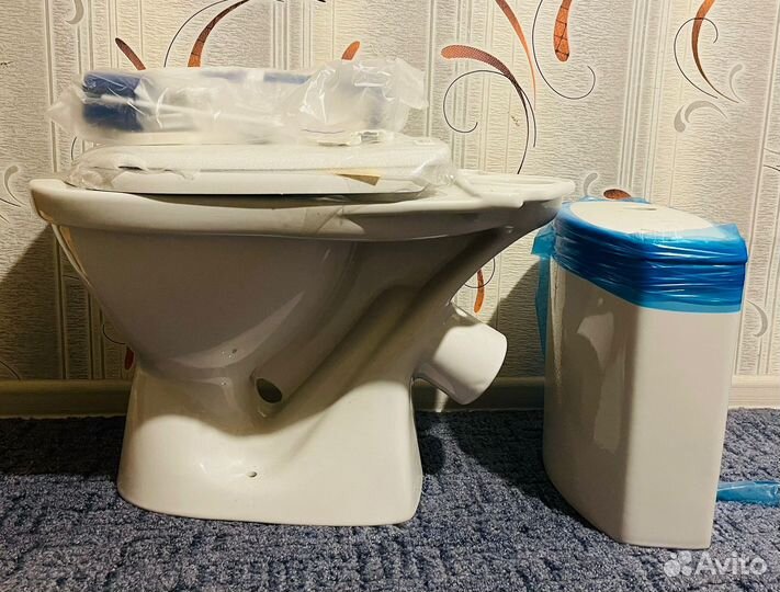 Унитаз с бачком новый