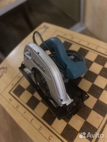 Дисковая пила Makita 5704R