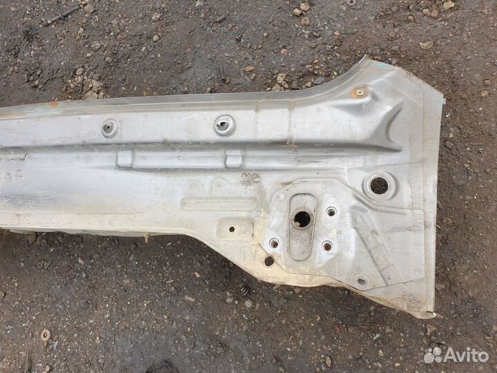 Задняя часть панель Pontiac Vibe Понтиак Вайб