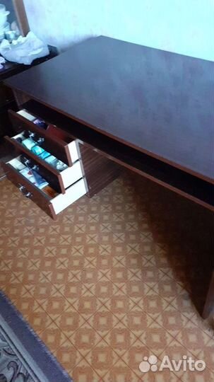 Письменный стол