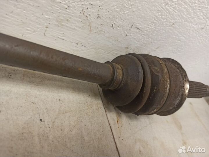 Привод задний Субару