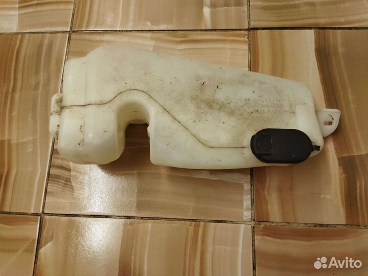 Бачок омывателя Логан, Сандеро, Ларгус