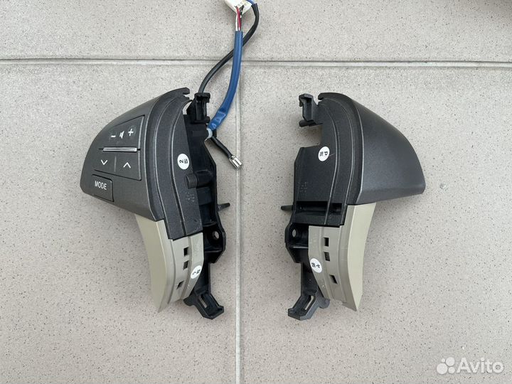 Кнопки мультируля Toyota