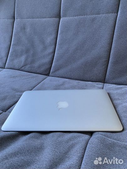 Apple MacBook Air 11 2011