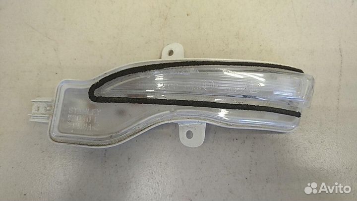 Повторитель указателя поворота в зеркало левый