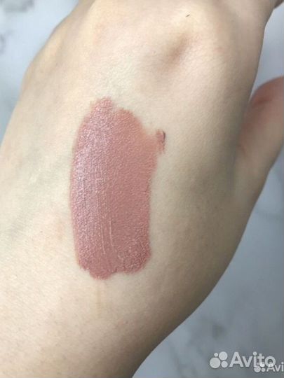 Блеск для губ и жидкие тени Vivienne Sabo