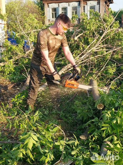 Покос травы триммером