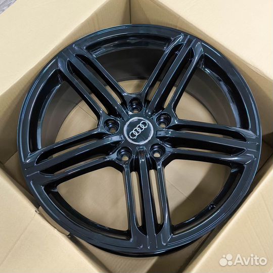 Новые диски R20 S-Line на Volkswagen Touareg 1 / 2