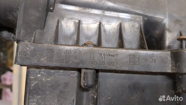 Корпус воздушного фильтра Volkswagen Touran, 2007