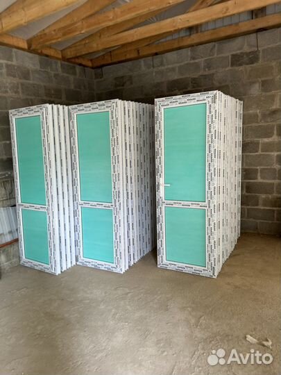 Пластиковые двери не бу