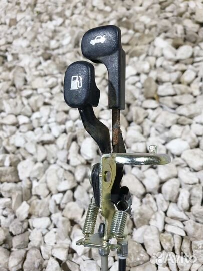 Трос лючка бензобака Рио 3