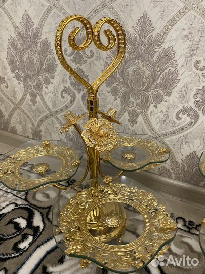 Посуда золотая трех ярусная