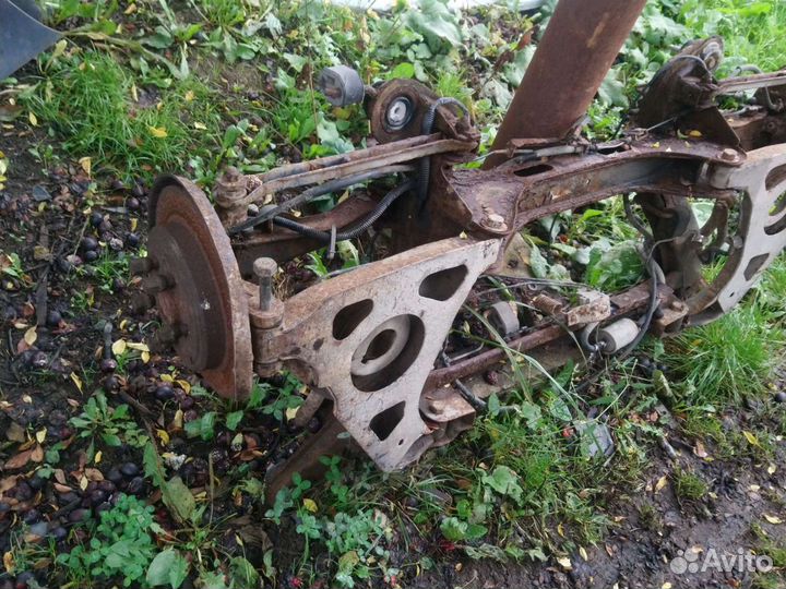 Задняя балка на Пежо 605 1991 г.в