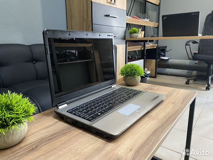 Dns для дома core i3 6gb 256gb SSD GT335M 1gb