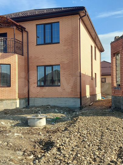 Дом 340 м² на участке 6 сот.