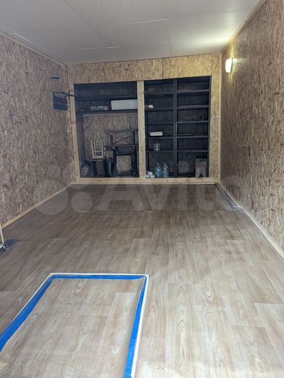 Гараж, > 30 м²