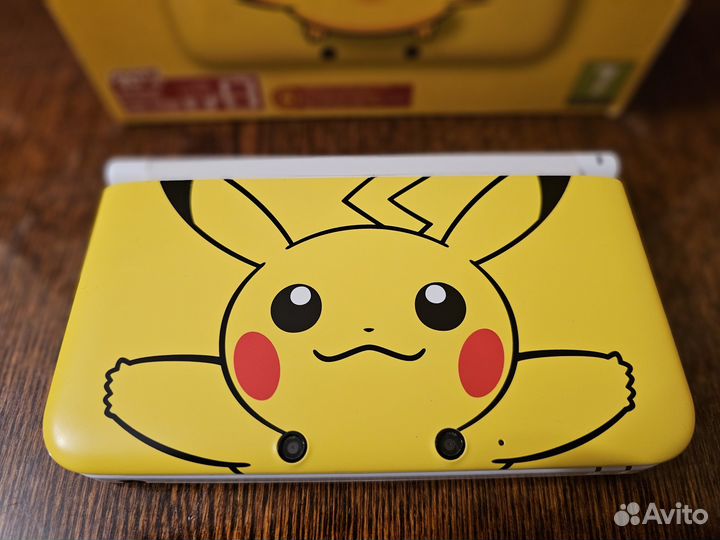 Nintendo 3DS XL Pikachu Edition